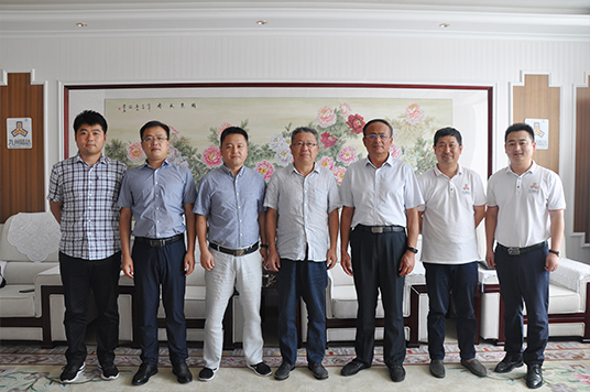 山東陸達機械設備有限公司與山東交通學院產學研合作簽約暨揭牌儀式