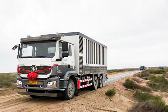 九州陸達(dá)牌粉料撒布車內(nèi)蒙古施工