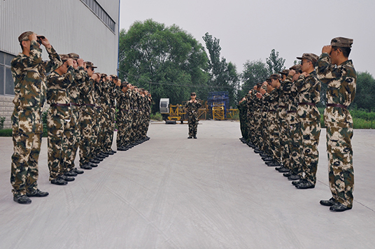 春草始生，陸達晨訓！